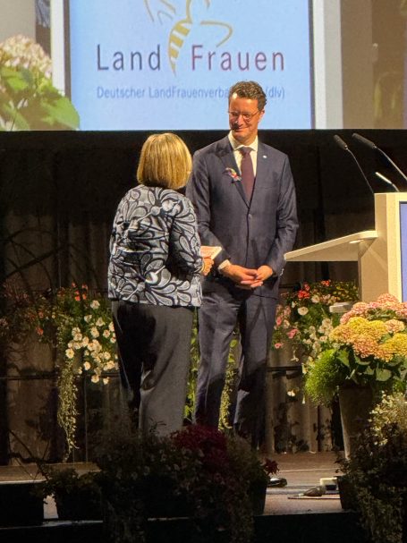 Hendrik Wüst (MP NRW) beim Grußwort